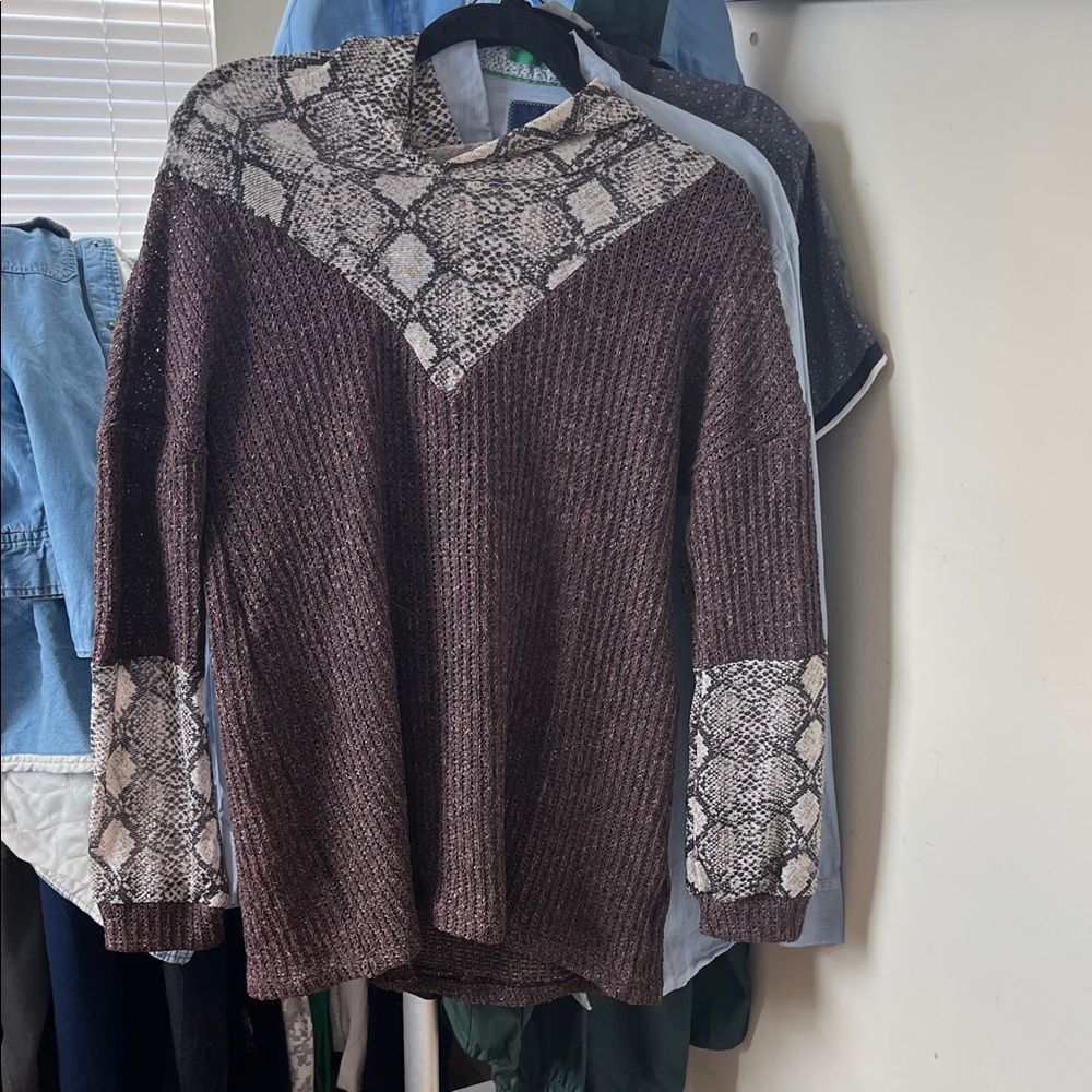 Elegant Snakeskin Patterned Sweater in Brown